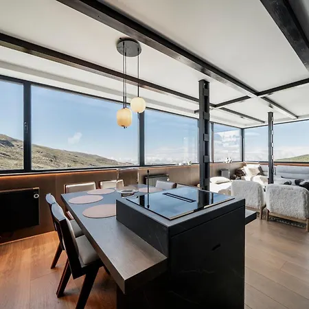 Luxury 3bed Penthouse By Ski Slope - * Sierra Nevada